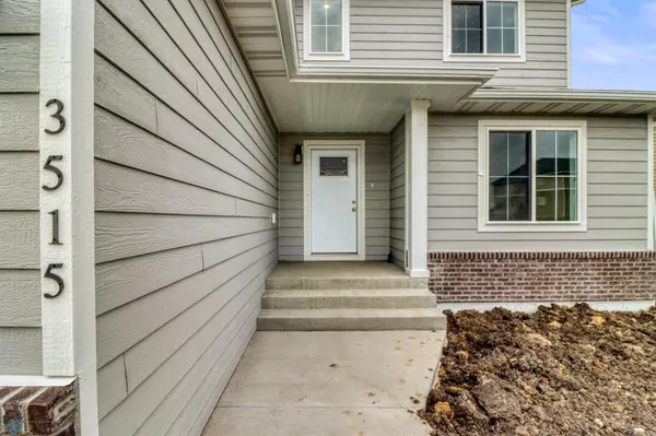 3515 18th ST S, Moorhead, MN 56560