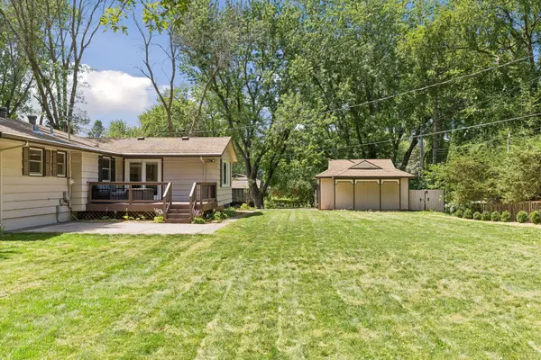 16170 Westgate LN, Eden Prairie, MN 55344