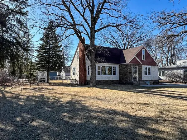 305 Kneale AVE N, Thief River Falls, MN 56701