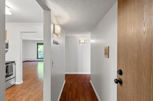 10441 Greenbrier RD #315, Minnetonka, MN 55305