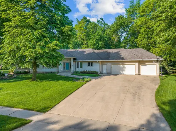 1145 Taro LN SW, Rochester, MN 55902