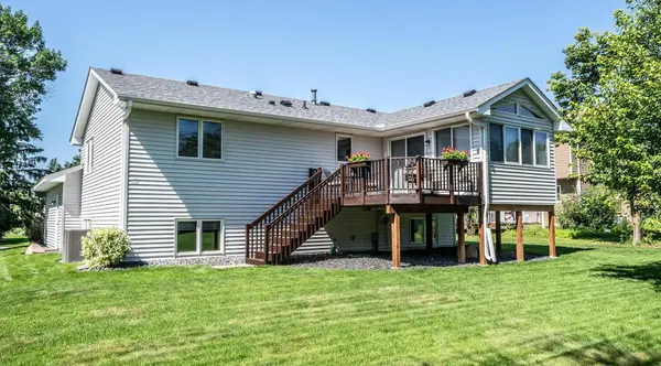 1007 Savannah RD, Eagan, MN 55123