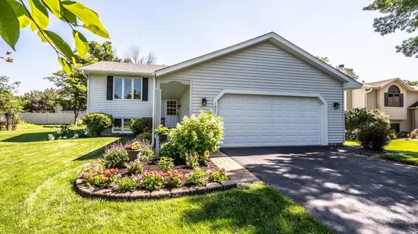 1007 Savannah RD, Eagan, MN 55123