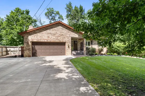 20 Woodlawn AVE, Tonka Bay, MN 55331