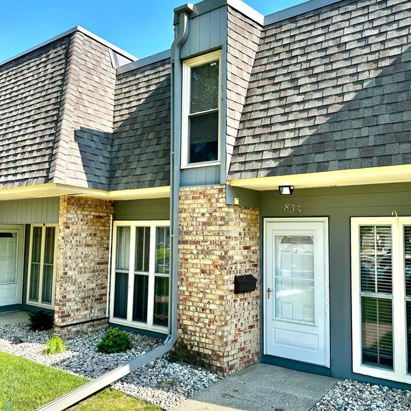 835 23rd AVE S,  Moorhead,  MN 56560