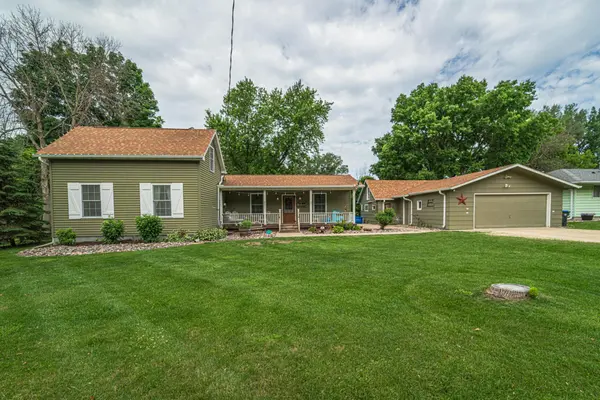 416 3rd ST N, Cannon Falls, MN 55009