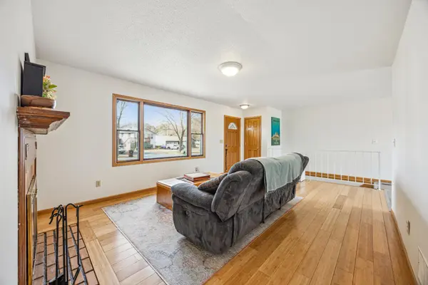 14798 56th ST N, Oak Park Heights, MN 55082