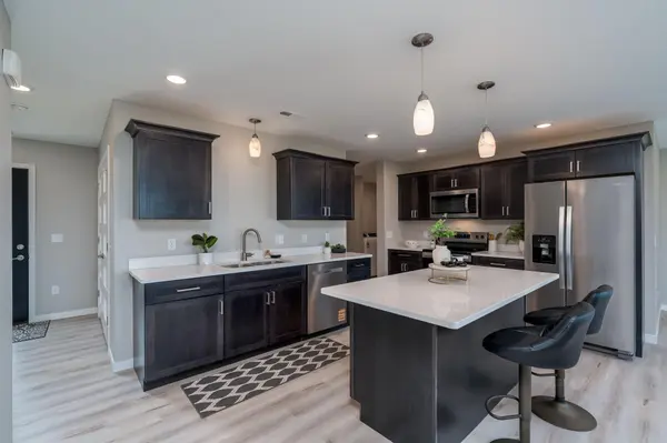 3209 Scotch LN, Mankato, MN 56001