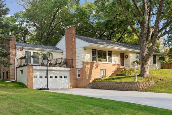 3531 Arbor LN,  Minnetonka,  MN 55305