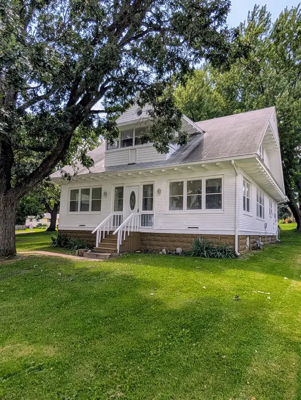 714 Main ST,  Emmons,  MN 56029
