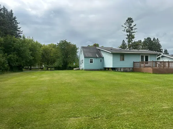 301 Pleasant AVE NW, Warroad, MN 56763