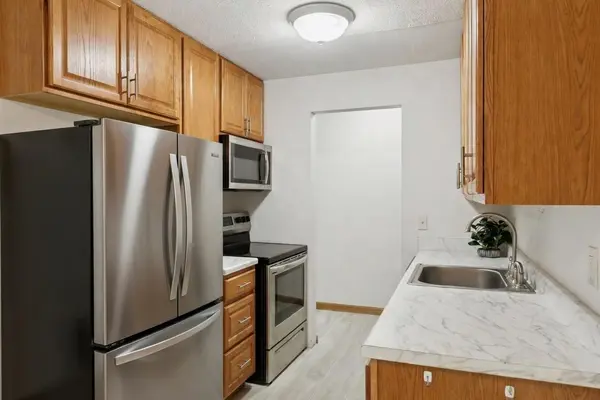 3399 Kent ST #211, Shoreview, MN 55126