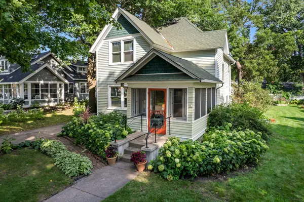 2297 4th ST, White Bear Lake, MN 55110