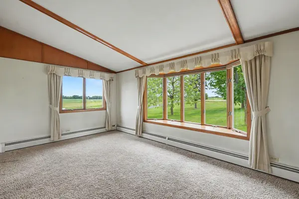 158 County RD E, Houlton, WI 54082