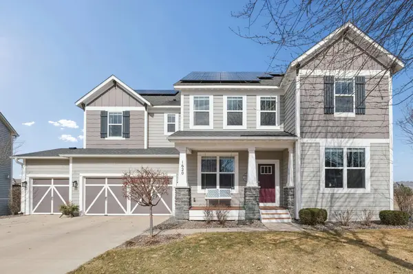 1620 Bluewater LN, Woodbury, MN 55129