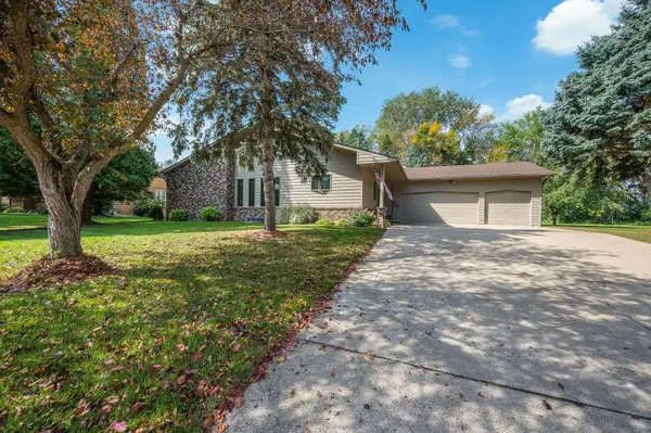 1910 Knollwood DR,  Fairmont,  MN 56031