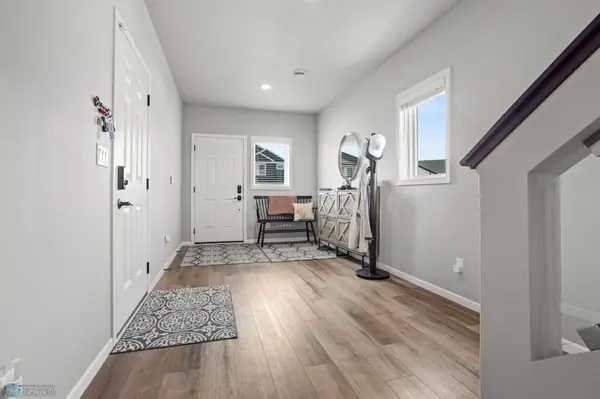 4866 Hampton CIR S, Moorhead, MN 56560