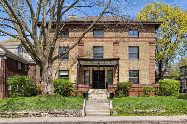 30 Crocus PL, Saint Paul, MN 55102