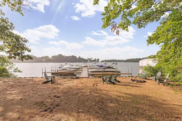 4360 Chimo East ST, Deephaven, MN 55391