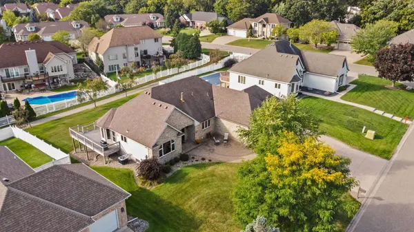 3151 Bent Tree Hills DR, New Brighton, MN 55112