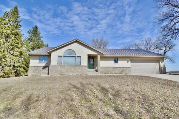 19221 30th ST SW,  Blomkest,  MN 56216