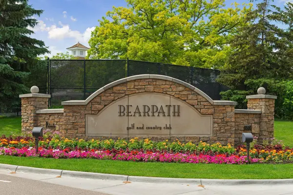 8673 Sherwood BLF, Eden Prairie, MN 55347
