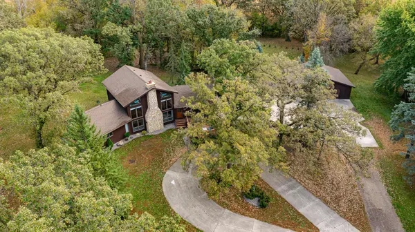 495 Oakview DR, Claremont, MN 55924