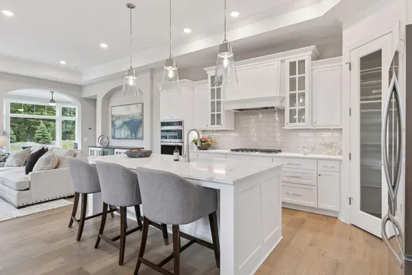 79 Spring Farm RD, North Oaks, MN 55127