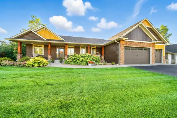 563 Elins Lake RD SE, Cambridge, MN 55008