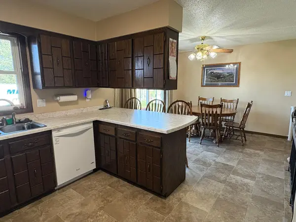 704 3rd AVE NE, Hillsboro, ND 58045