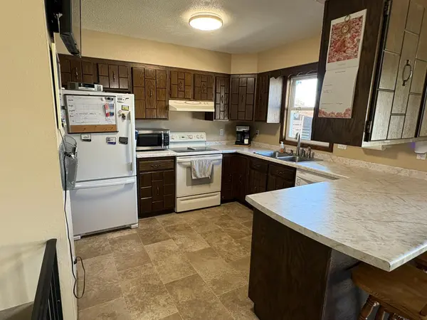 704 3rd AVE NE, Hillsboro, ND 58045