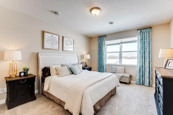 911 Foxglove TER, Waconia, MN 55387
