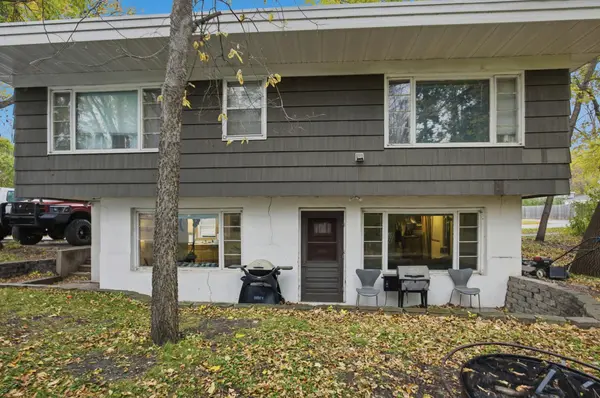 1002 9th ST S, Moorhead, MN 56560