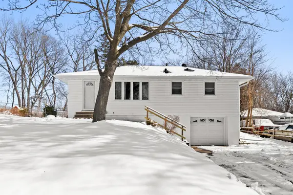 305 Greystone AVE N,  Oakdale,  MN 55128