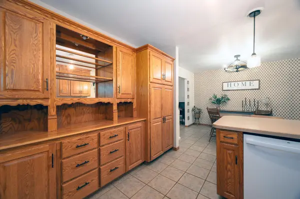 1835 Jamison DR, Windom, MN 56101