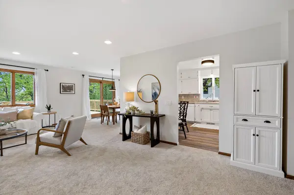 1353 Wood Duck TRL, Shakopee, MN 55379