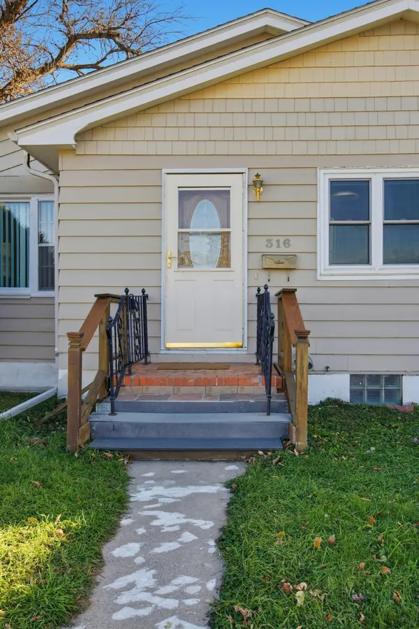 316 5th ST N, Wahpeton, ND 58075