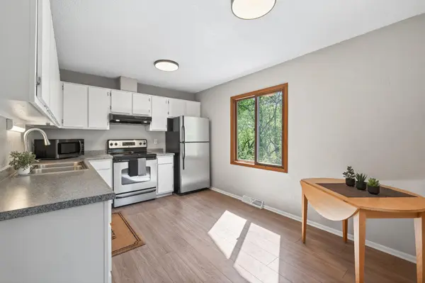 1512 S Timber RDG NE, Fridley, MN 55432