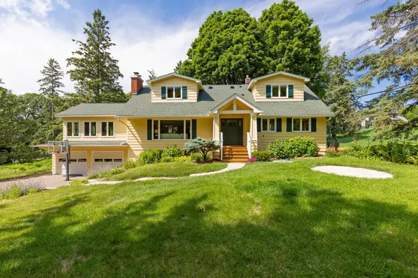 2275 Linner RD, Wayzata, MN 55391