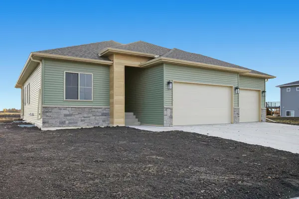 8438 61st ST S, Horace, ND 58047