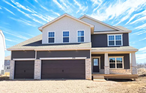 1732 Oak Creek PASS, Chaska, MN 55318