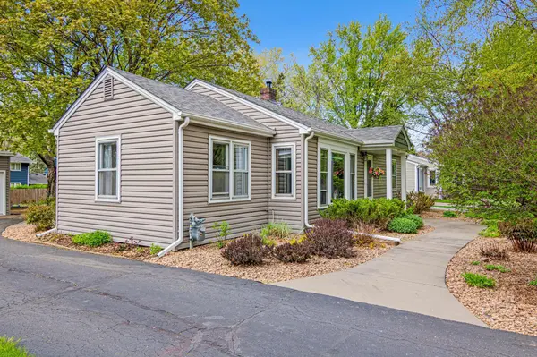 3179 Victoria ST N, Shoreview, MN 55126