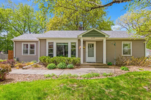 3179 Victoria ST N,  Shoreview,  MN 55126
