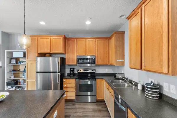 4665 Victor PATH #6, Hugo, MN 55038