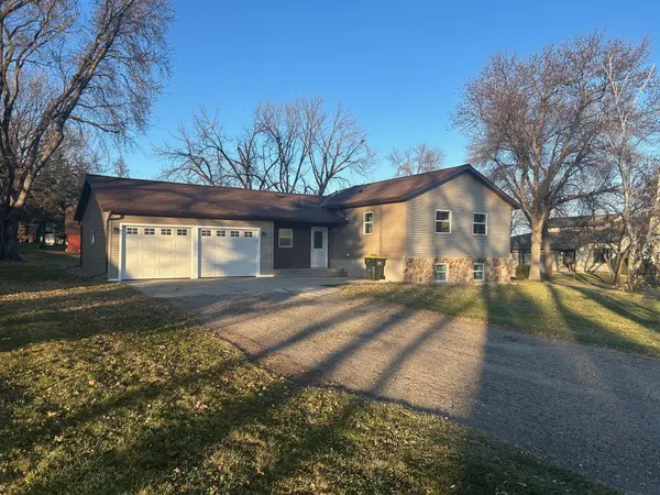 1795 50th AVE NE, Willmar, MN 56201