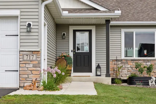 717 Deer TRL, Montgomery, MN 56069