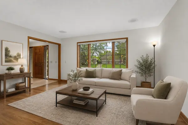 1318 W Royal Oaks DR, Shoreview, MN 55126