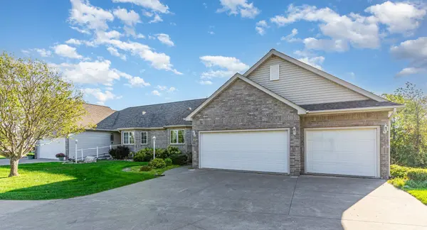 912 Aurora CIR, Red Wing, MN 55066