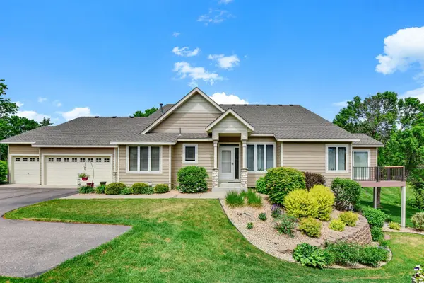 8813 Stonebrooke CT, Woodbury, MN 55125