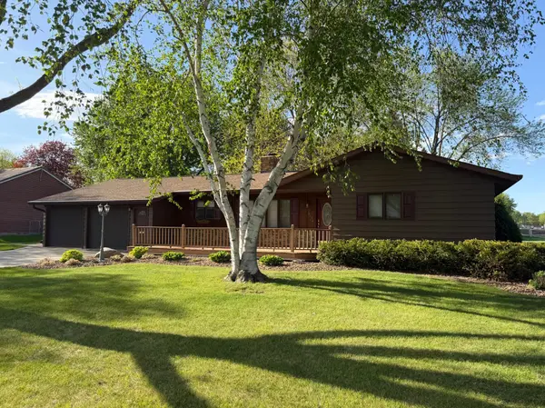 941 Mary AVE, Willmar, MN 56201